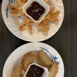 Crab Rangoon (6) Gyoza (6)