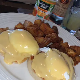 Eggs benedict