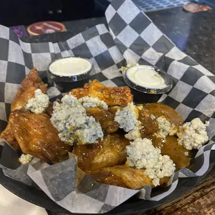 chicken, bbq wings, chicken wings and fried chicken, poultry, fried chicken wings, fried chicken, chicken wings, bbq chicken, food