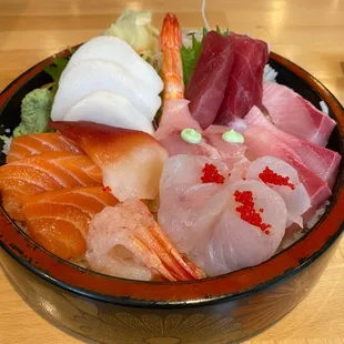 Chirashi bowl