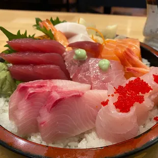 Chirashi bowl