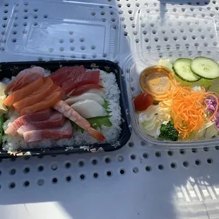 Chirashi lunch special with salad