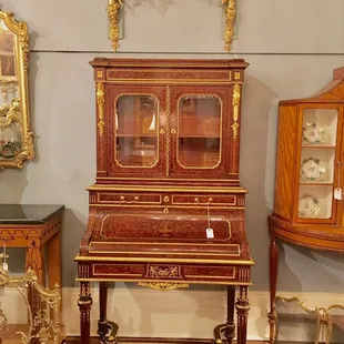 Keil's Antiques
