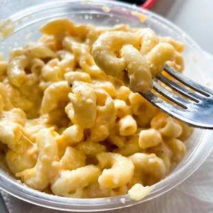 Bomb Mac and Cheese - the name is accurate =P