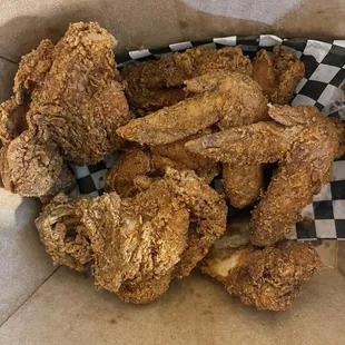 food, chicken wings and fried chicken, fried chicken wings, fried chicken, poultry, bbq chicken, chicken, bbq wings, chicken wings