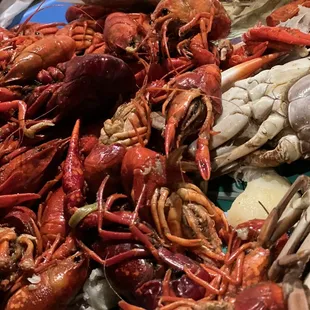 Crawfish , Boiled Potatoes, Pig Pig's Feet