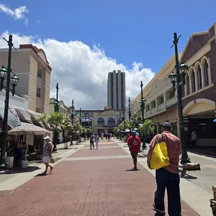 Kekaulike Mall with new payment and light poles