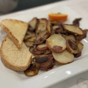 Toast and home fries
