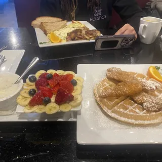 Chicken & Waffles