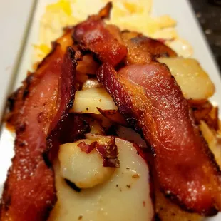 Eggs, bacon &amp; home fries