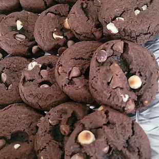 a pile of chocolate cookies