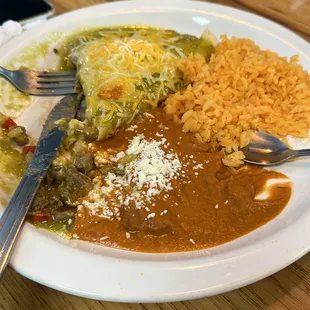 a plate of mexican food