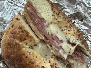 Neli's Deli