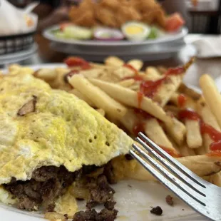  an omelet and fries