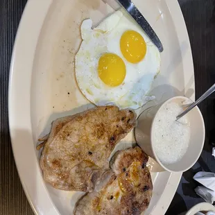 The smallest pork chops I&apos;ve ever have to pay for in my life.... Not cool Kelly&apos;s!!!