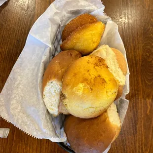 This is the Home Made Dinner Rolls, which you get as a starter, and you don&apos;t have to pay for.