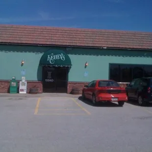 the outside of the restaurant