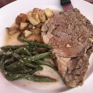 Queen cut prime rib dinner