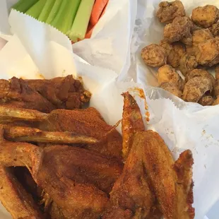 food, chicken wings and fried chicken, fried chicken wings, fried chicken, poultry, bbq chicken, chicken, bbq wings, chicken wings