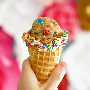 COOKIE DOUGH!  10 daily flavors