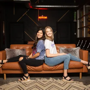 Senior girls, best friend session, senior portraits