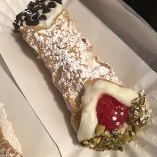 Traditional Cannoli