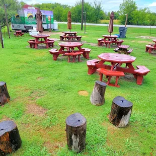 Rainy day does not stop Kelly's