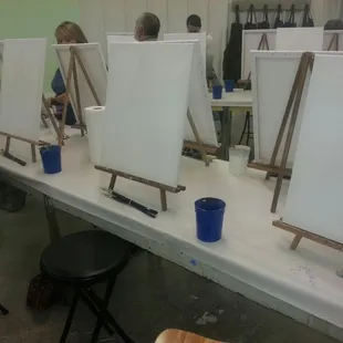Painting class canvas room