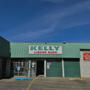 Here&apos;s the main entrance to our store!