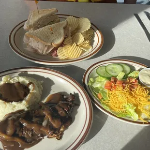 Liver and Grilled Onions Dinner Platter