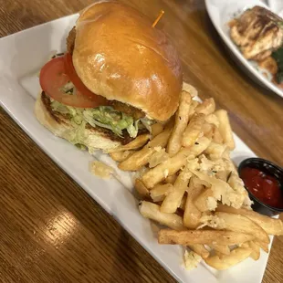 Cave cake sandwich w/ Truffle fries