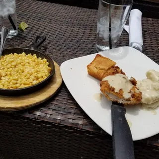 Mashed Potatoes with Cream Gravy