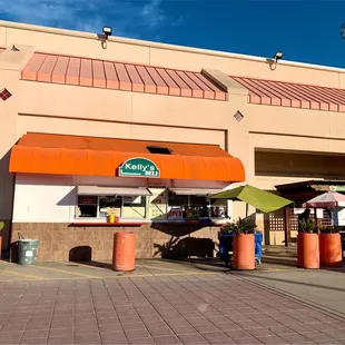 the outside of the restaurant