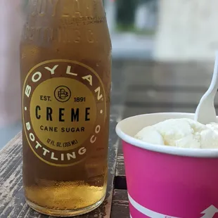Cream soda and vanilla icecream