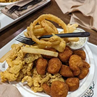 Fried scallops and clam bellys