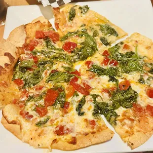 Roasted Red Pepper &amp; Spinach Flat Bread