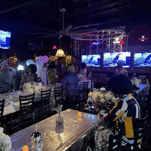 The crowd is starting to arrive. Within twenty mins, not a single seat was available