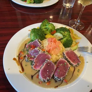 Sesame seed tuna dish absolutely delicious. What a great chef !!