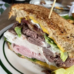 a roast beef sandwich