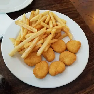 Kids Chicken Nuggets with Fries