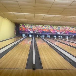 Ken bowl lanes are super clean!