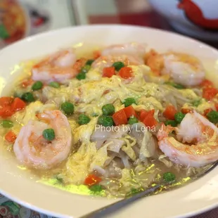 Silky Egg w. Jumbo Shrimp on Rice Noodle 滑蛋大蝦炒河粉 ($17.95) - pretty good