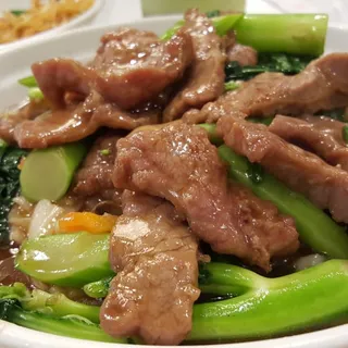 Hong Kong Stir Fried Rice Noodle with Beef