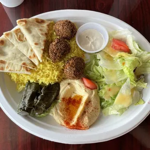 Vegetarian platter with no cheese on salad