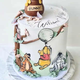 a winnie the pooh birthday cake