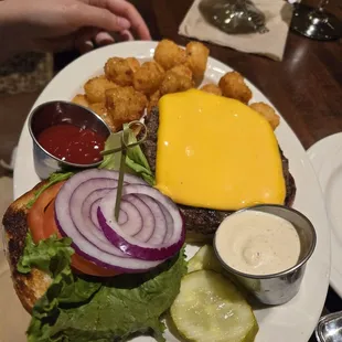 Cheeseburger and tots