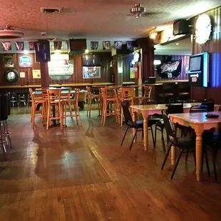 the bar and dining area