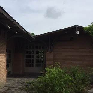 Indoor vending and information area