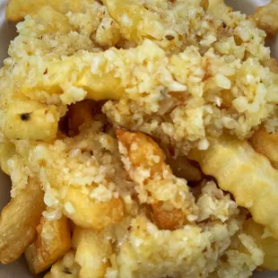 Their garlic fries are not edible. Mushy with mountains of raw garlic piled on