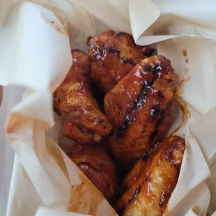 Honey BBQ wings. The sauce wasn't very strong in flavor.